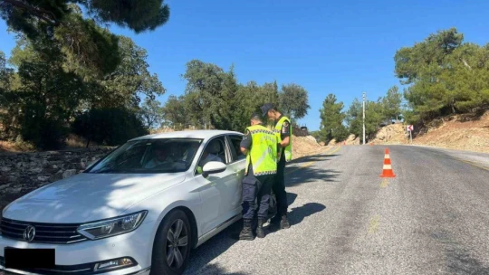 Aydın'da yasaklara uymayan şahıslara idari yaptırım uygulandı