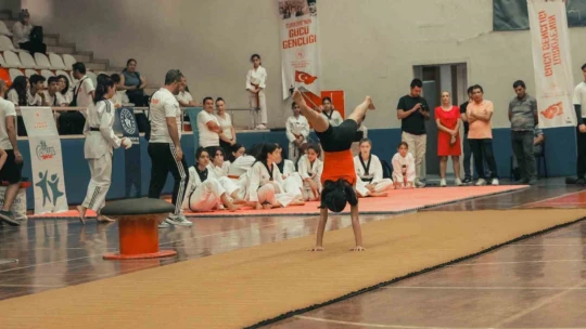 Aydın'da Yaz Spor Okulları, kapılarını gençler için açtı