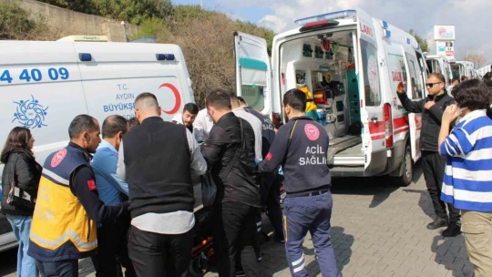 Aydın'da yolcu minibüsü devrildi: 28 yaralı