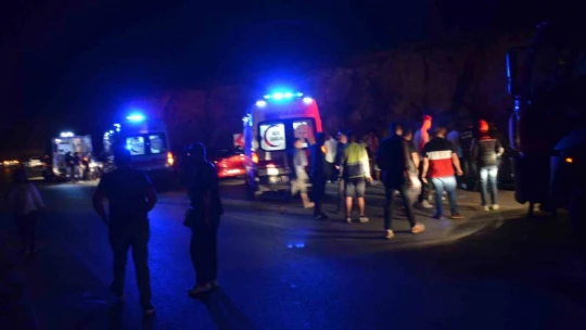 Aydın'da yolcu otobüsü otomobille çarpıştı: 4 ölü