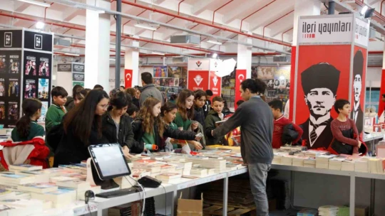 Aydın'daki Kitap Fuarı, 100 bin kişiyi ağırladı