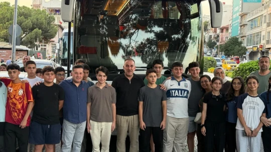 Aydın'dan 64 öğrenci gençlik kamplarına uğurlandı