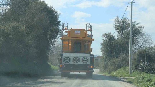 Aydın-Denizli Otoyol inşaatında kule vinçlerin bir kısmı söküm yaparak şantiyeyi terk ediyor