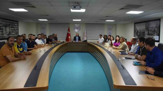 Aydın İl Sağlık Müdürü Şenkul kurum voleybol takımını ağırladı