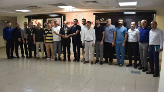 Aydın İl Sağlık Müdürü Şenkul kurum voleybol takımını ağırladı
