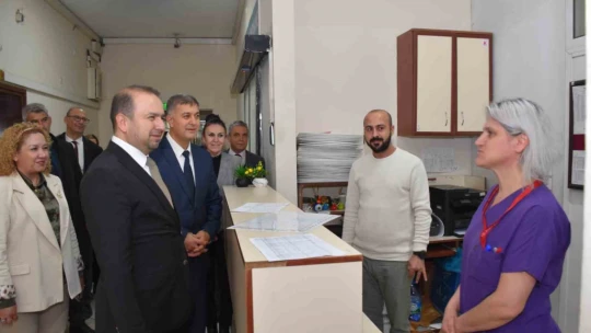 Aydın İl Sağlık Müdürü Şenkul, sağlık çalışanlarının yeni yılını kutladı