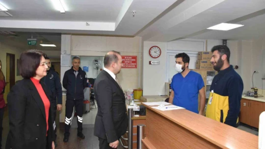 Aydın İl Sağlık Müdürü Şenkul, sağlık çalışanlarının yeni yılını kutladı