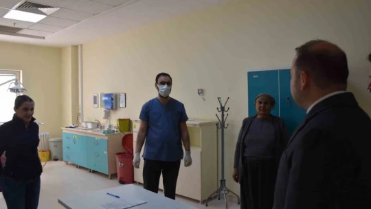 Aydın İl Sağlık Müdürü Şenkul, sağlık çalışanlarının yeni yılını kutladı