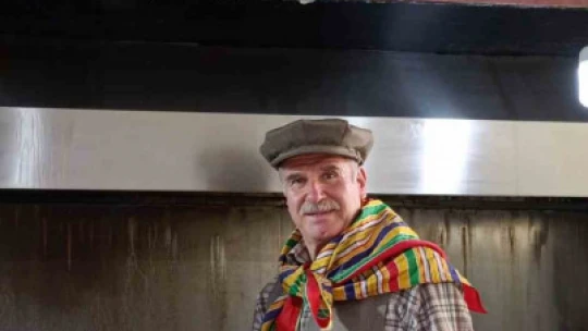 Aydın'ın Çine köftesi için şiir yazdırdı