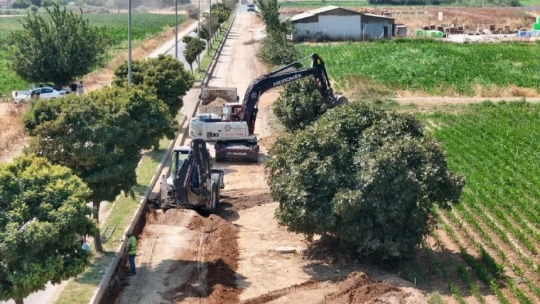 Aydın'ın tüm ilçelerinde yol yapım ve yenileme çalışmaları sürüyor