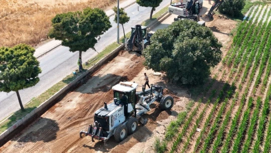 Aydın'ın tüm ilçelerinde yol yapım ve yenileme çalışmaları sürüyor