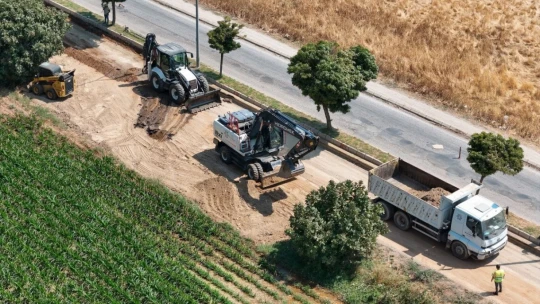 Aydın'ın tüm ilçelerinde yol yapım ve yenileme çalışmaları sürüyor