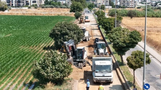 Aydın'ın tüm ilçelerinde yol yapım ve yenileme çalışmaları sürüyor