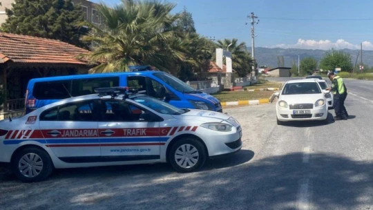 Aydın jandarması bayram tatilinde 12 bin aracı kontrol etti