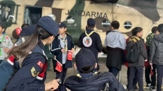 Aydın jandarması minik öğrencileri ağırladı