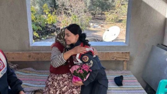 Aydın jandarması şehit öğretmen Sarısaç'ı unutmadı