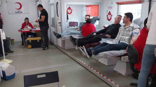 Aydın jandarmasından Kızılay'a kan bağışı
