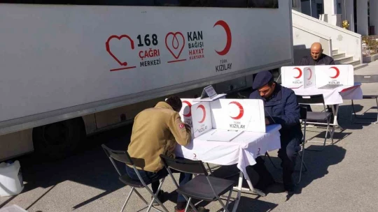 Aydın jandarmasından Kızılay'a kan bağışı