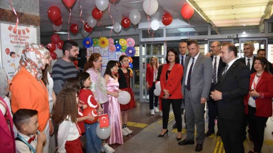 Aydın Kadın Doğum ve Çocuk Hastanesi'nde 23 Nisan kutlaması