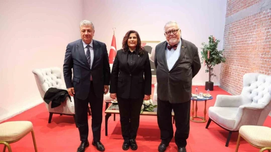 Aydın Kitap Fuarı binlerce ziyaretçinin katılımıyla devam ediyor