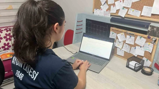 Aydın Lisesi 9'uncu sınıf öğrencisi Yaralı'dan dünya birinciliği