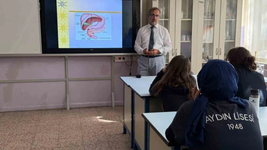 Aydın Lisesi, akademisyenleri ağırlamaya devam ediyor