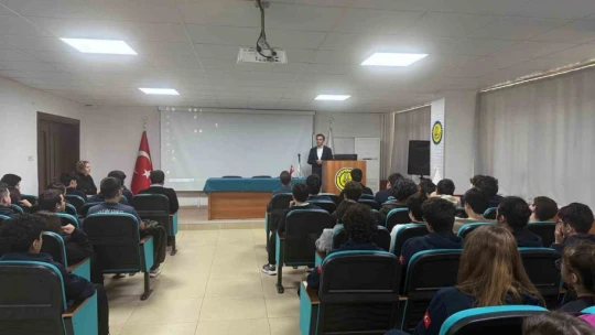 Aydın Lisesi'nden öğrencilerin kariyer planlamasına destek