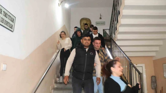 Aydın Mesleki ve Teknik Anadolu Lisesi'nde deprem tatbikatı gerçekleştirildi