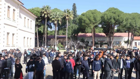 Aydın Mesleki ve Teknik Anadolu Lisesi'nde deprem tatbikatı gerçekleştirildi
