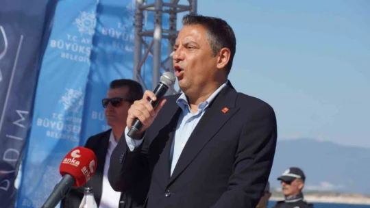 Aydın-Muğla deniz otobüsü seferleri başladı: CHP Lideri Özgür Özel kaptan köşküne geçerek ilk seferin startını verdi