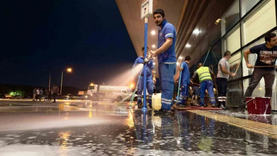 Aydın otogarı 'pırıl pırıl' oldu