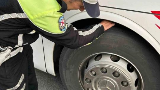Aydın otogarında kış lastiği denetimi gerçekleştirildi