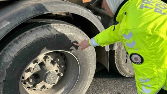 Aydın otogarında kış lastiği denetimi gerçekleştirildi