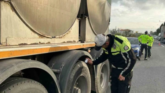 Aydın otogarında kış lastiği denetimi gerçekleştirildi