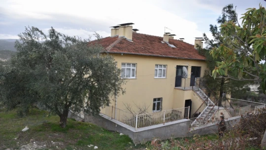 Aydın'da baraj manzaralı sağlık evi 30 yıldır çürüyor