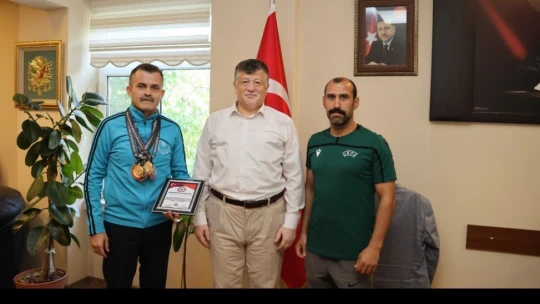 Aydınlı atlet madalyalara doymuyor