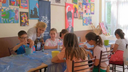 Aydınlı çocuklar sanatsal tasarımla tanışıyor