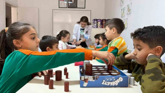 Aydınlı çocuklar satranç ve akıl oyunları etkinlikleri ile buluştu