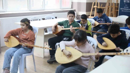 Aydınlı çocuklar, Türk halk müziğinin eşsiz notalarını öğreniyor