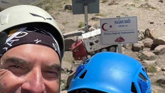 Aydınlı dağcı çift, İç Anadolu'nun en büyük ikinci dağına tırmandı