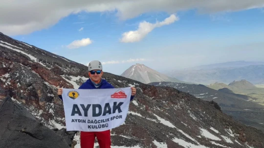 Aydınlı dağcı, Türkiye'nin çatısına tırmandı