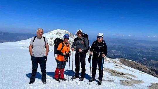 Aydınlı dağcılar, Ege'nin en yüksek zirvesine tırmandı