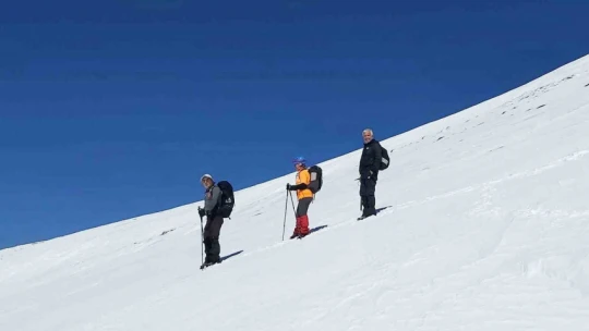 Aydınlı dağcılar, Ege'nin en yüksek zirvesine tırmandı