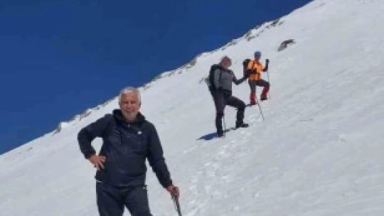 Aydınlı dağcılar, Ege'nin en yüksek zirvesine tırmandı