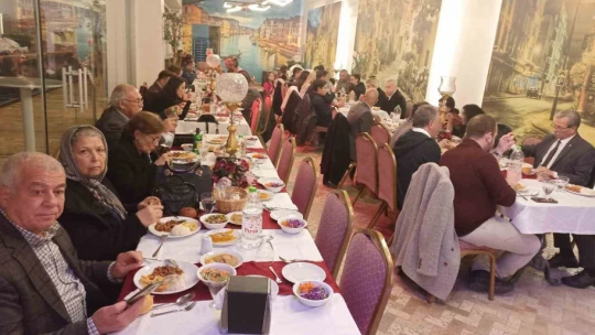 Aydınlı gazeteciler düzenlenen gecede stres attı