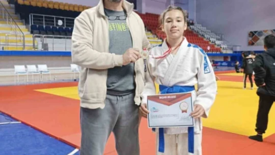 Aydınlı genç judocular grup birinciliği müsabakalarında derece ile döndü