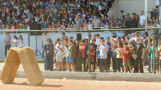 Aydınlı işadamı Yaralı'dan Köşk'e jest, çocuklar eğlendi veliler mutlu oldu