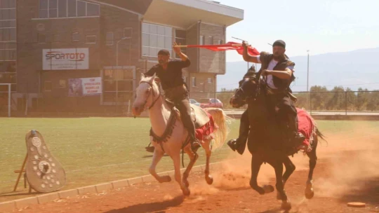 Aydınlı işadamı Yaralı'dan Köşk'e jest, çocuklar eğlendi veliler mutlu oldu