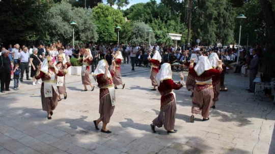 Aydınlı kursiyerler, el emeği ürünlerini görücüye çıkarttı