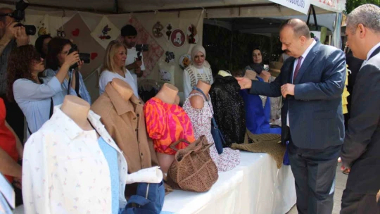 Aydınlı kursiyerler, el emeği ürünlerini görücüye çıkarttı